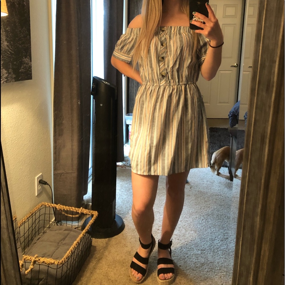 Off the shoulders summer dress